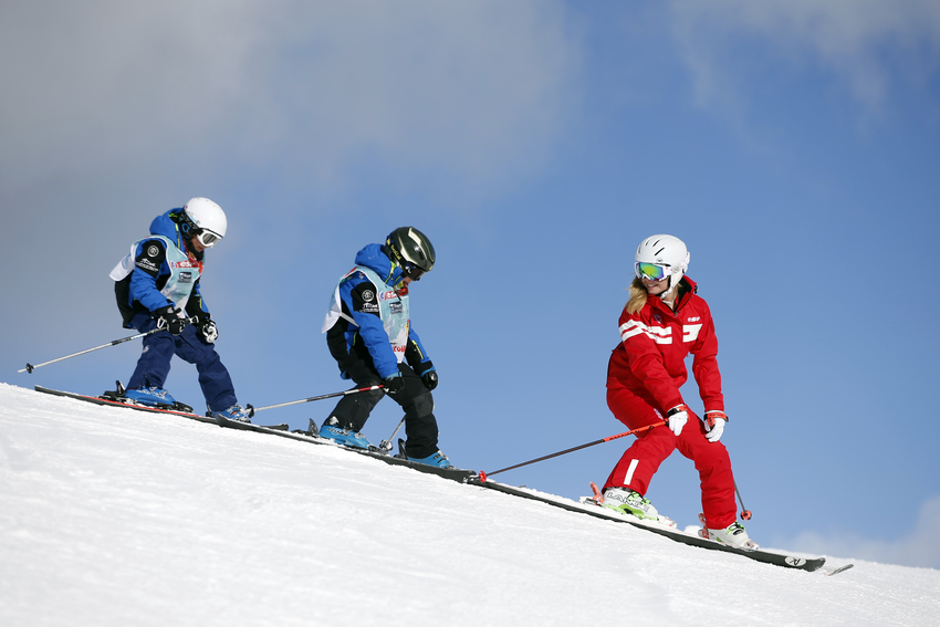 Cours de ski alpin et club Piou-Piou avec l'ESF aux Plans d'Hotonnes
