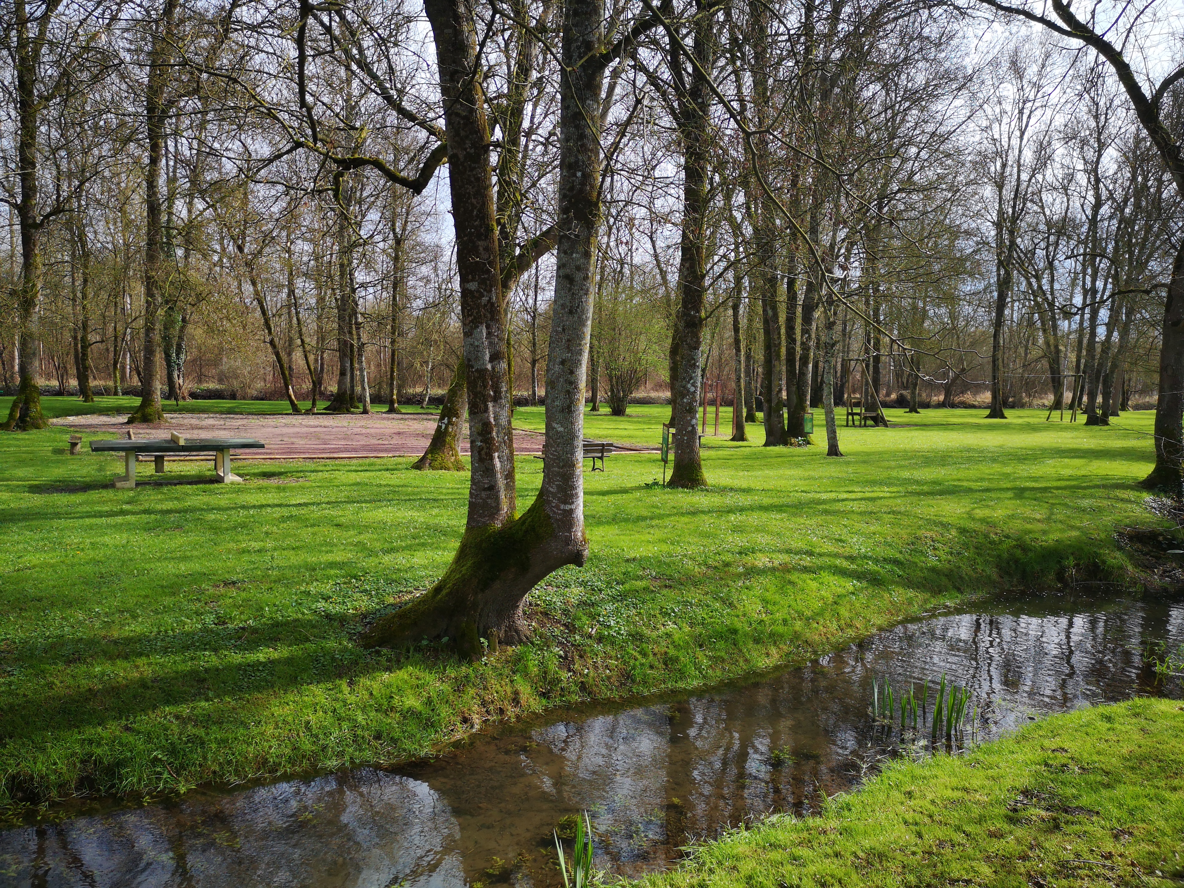 Aire de pique-nique - Antezant-la Chapelle