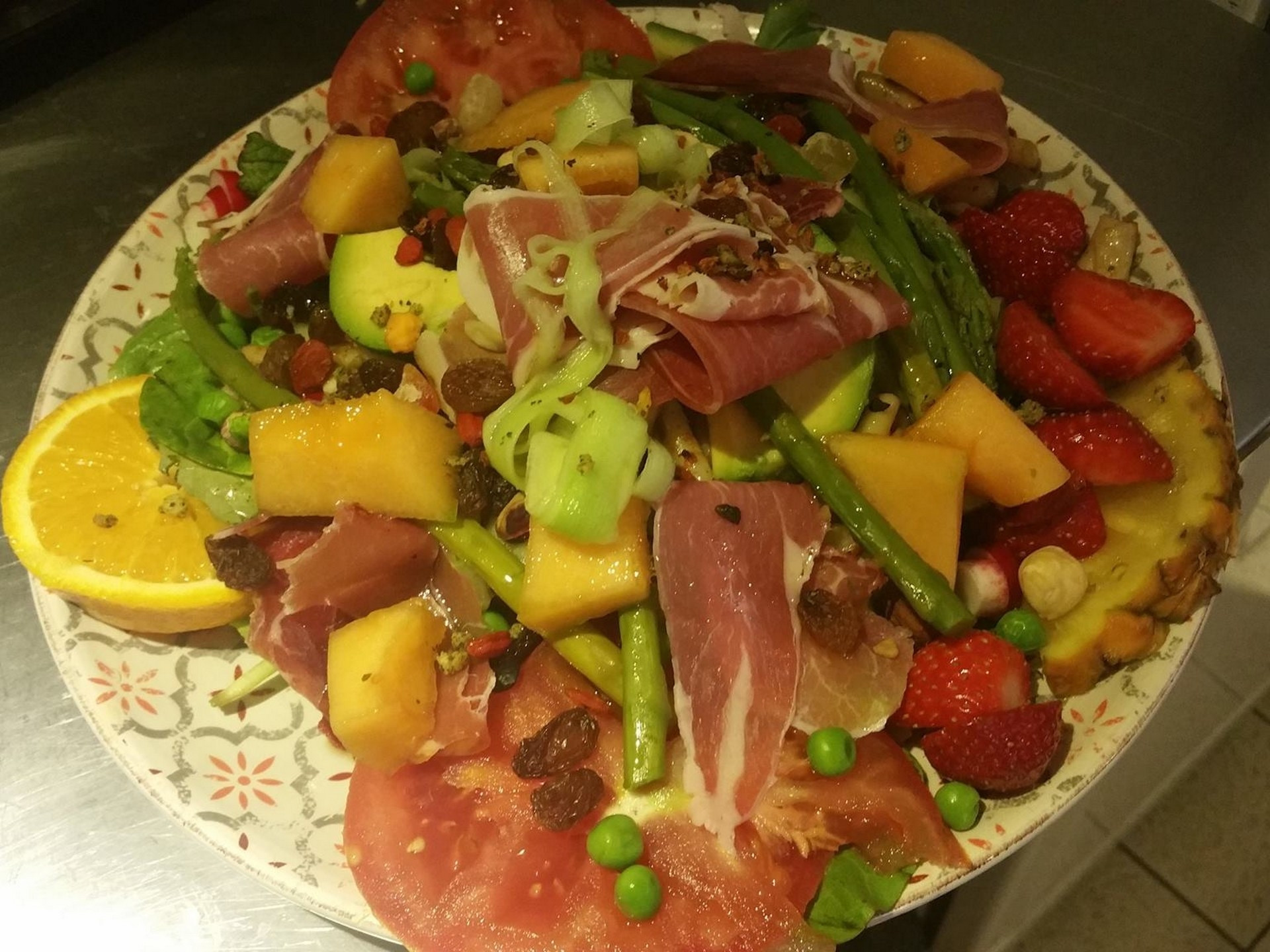 Betty's Resto - photo 3