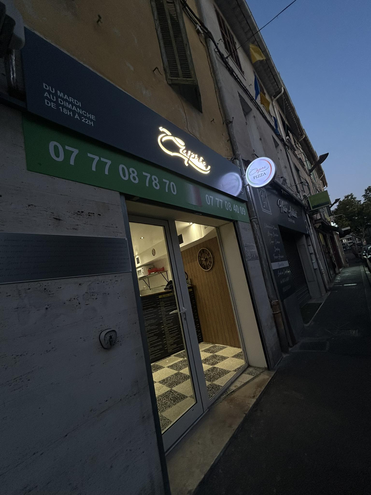 Capri Pizza, Istres - photo 4