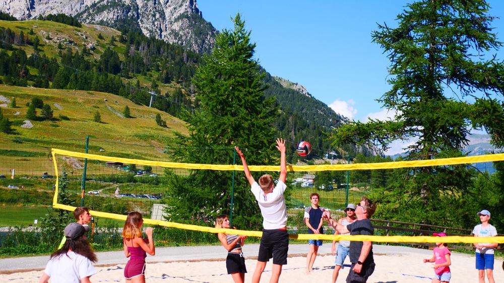 Beach Volley Montgenèvre - © Office de Tourisme de Montgenèvre Beach Volley Montgenèvre - © Office de Tourisme de Montgenèvre