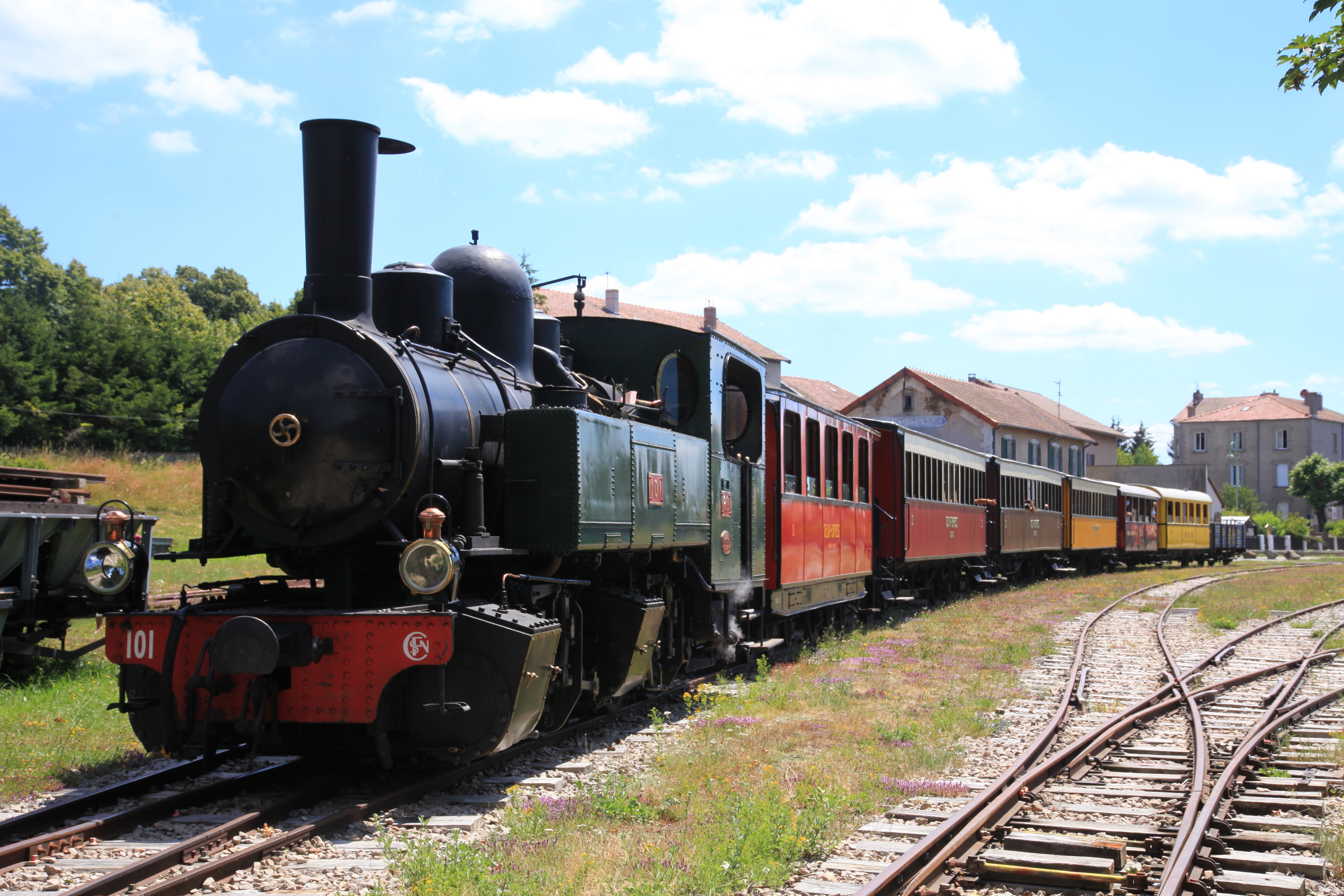 Circulation du train Velay Express au départ de Saint-Agrève