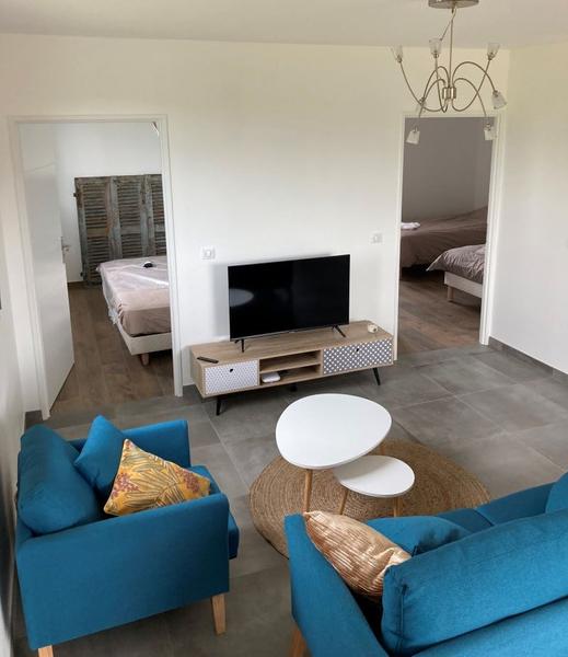 le salon Gite des abeilles à Corbelin  - Balcons du Dauphiné - Isère