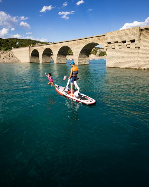 Vél'eau Serre-Ponçon. Location de vélo sur l'eau CHORGES - © Vél'eau Serre-Ponçon Vél'eau Serre-Ponçon. Location de vélo sur l'eau CHORGES - © Vél'eau Serre-Ponçon