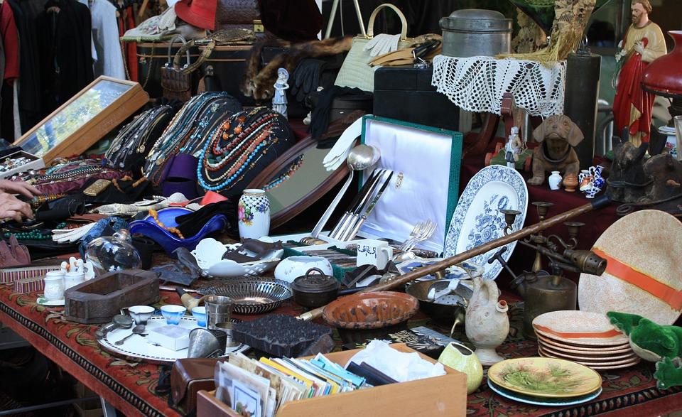 Vide grenier de l'association Défi pour Elles