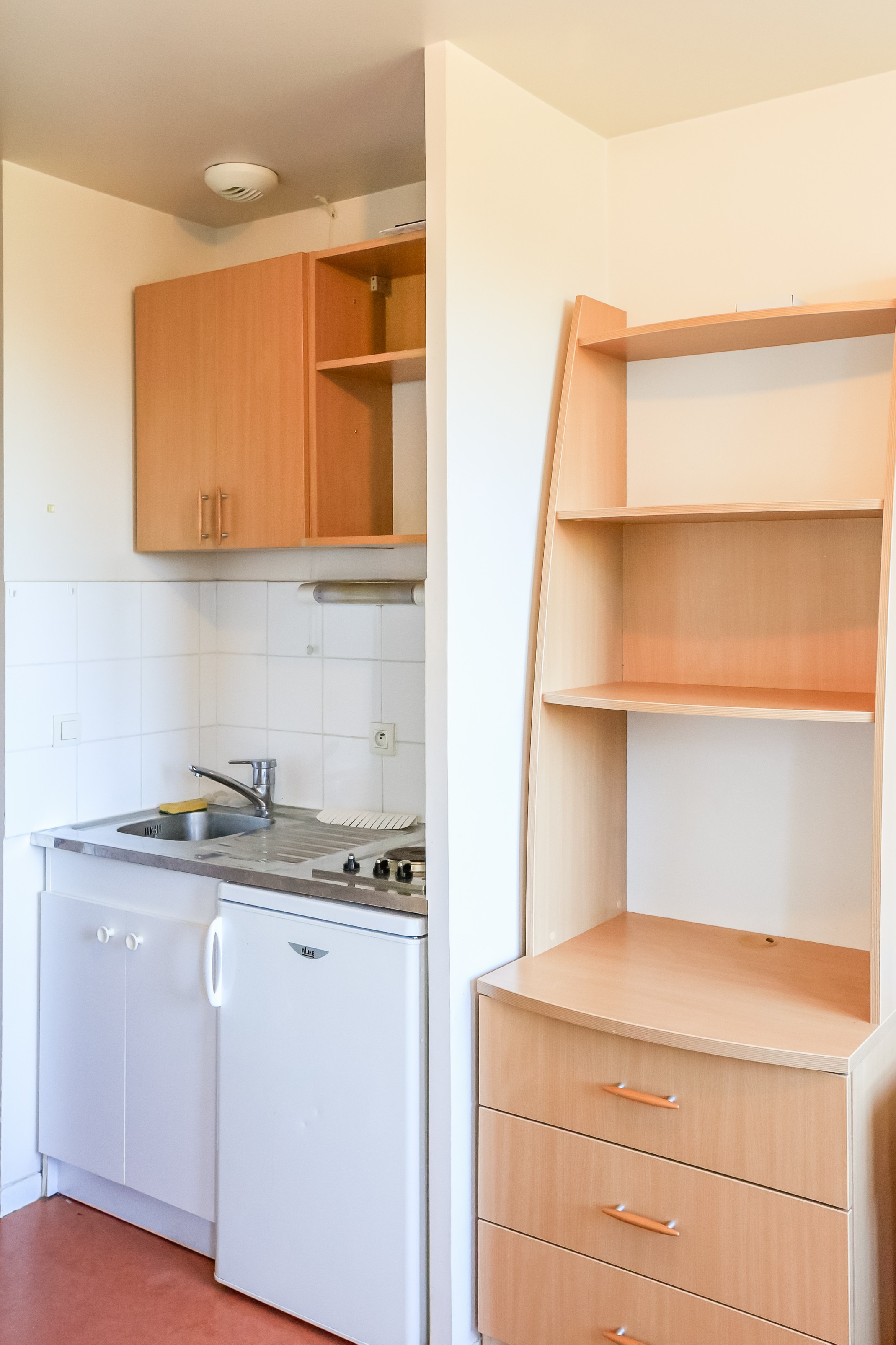 kitchenette 