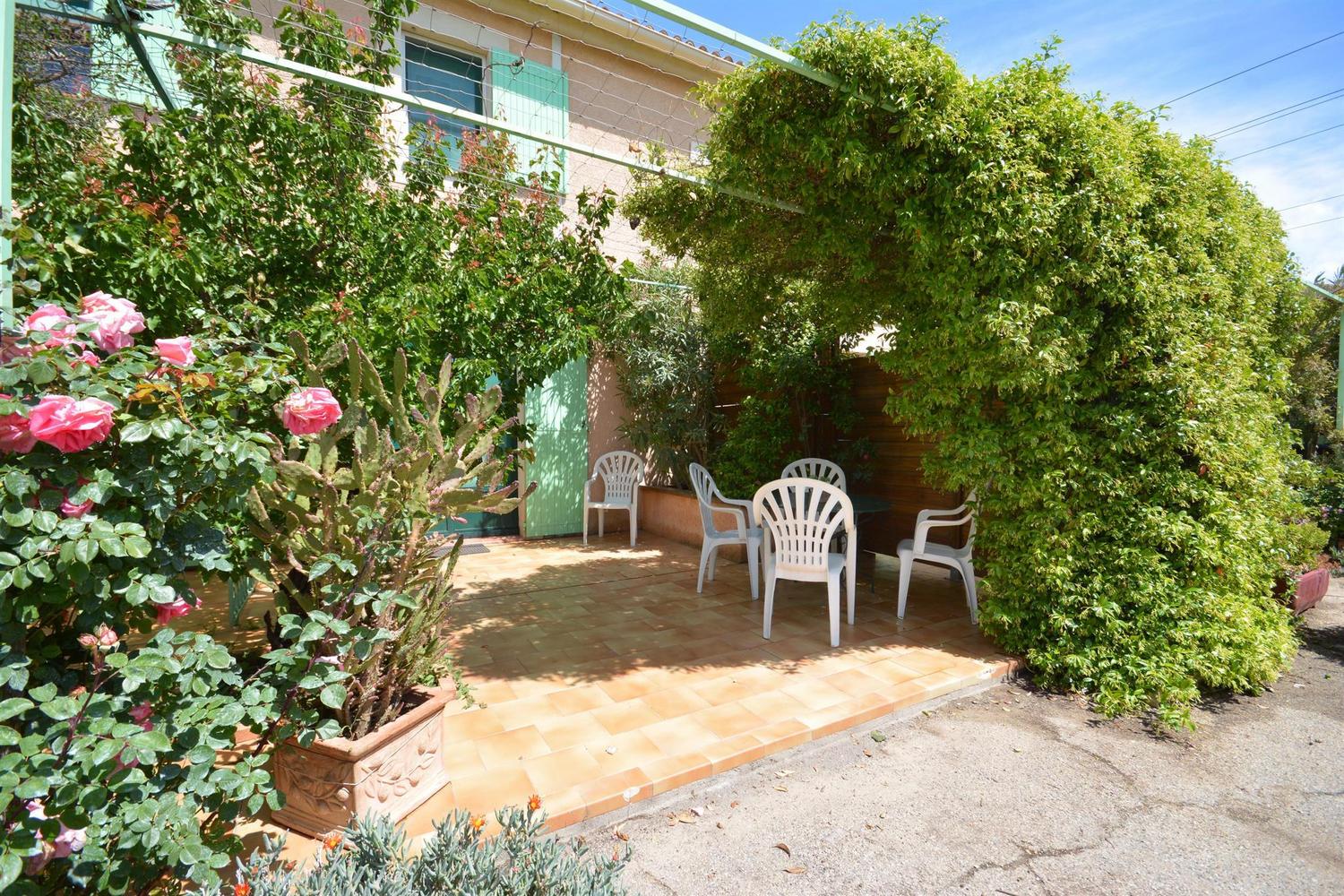 L'Aglantale, Istres - photo 13