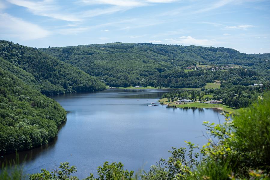 Le plan d'eau des Fades-Besserve - Les balades de Léa et Tino