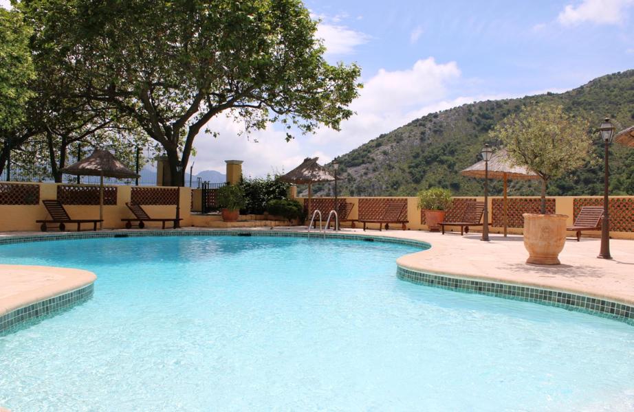 Gîte Le Brec d'Utelle-Piscine commune-Utelle-Gîtes de France des Alpes-Maritimes