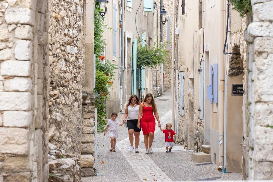 De silhouettes en silhouettes : Terre d'histoire et de douceurs_Donzère