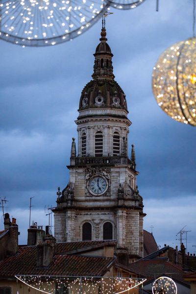 http://Bourg-en-Bresse,%20visite%20illuminée