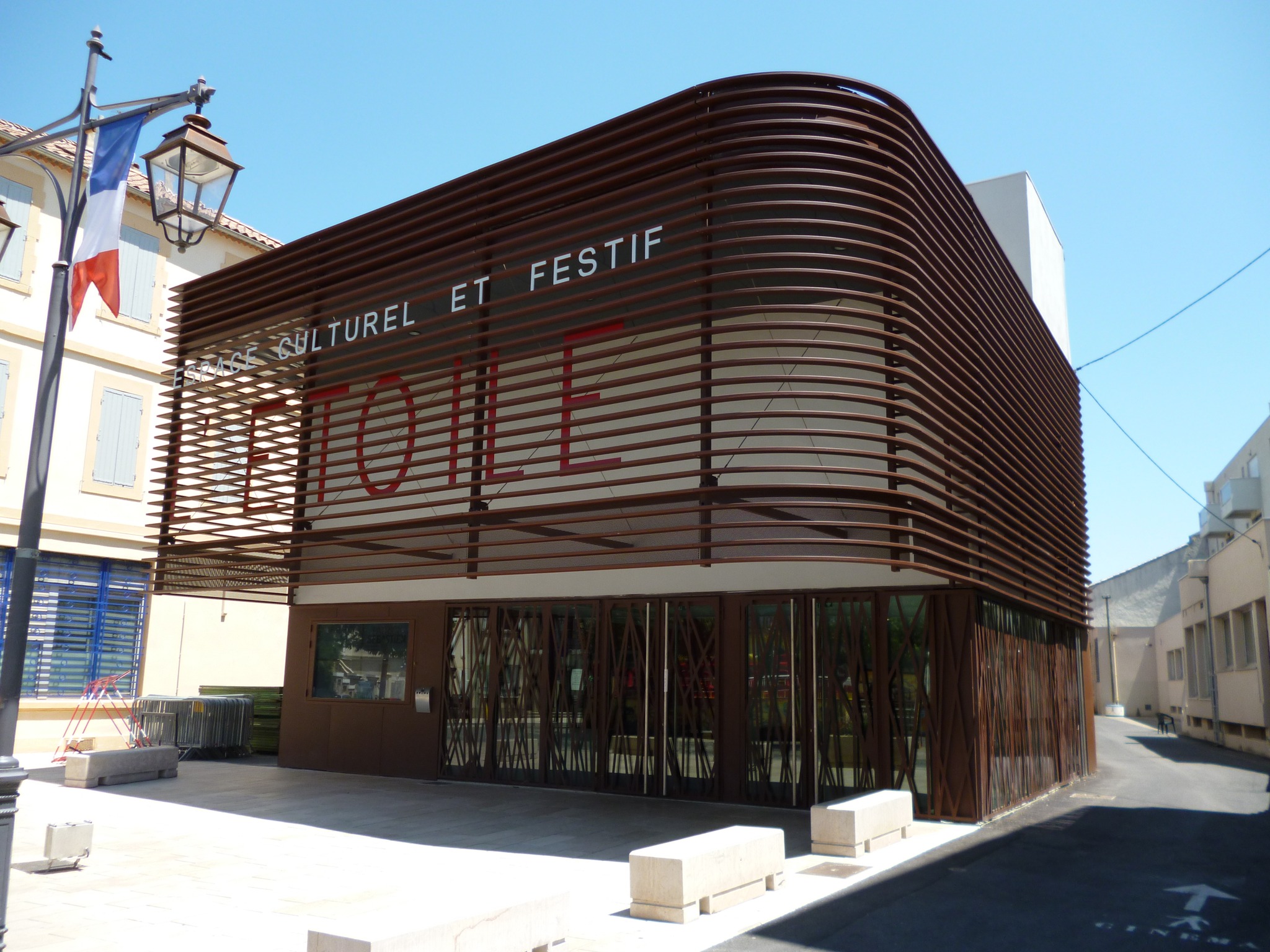 Théâtre Pécout - Espace Culturel et Festif de l'Etoile  France Provence-Alpes-Côte d'Azur Bouches-du-Rhône Châteaurenard 13160