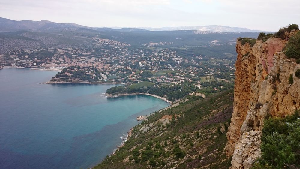 Vue sur Cassis du haut de Cap Canaille
