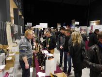 Vue du salon/ Memn-bres de l'association organsiatrice