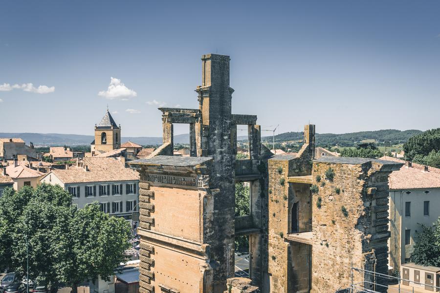 Château de La Tour d'Aigues