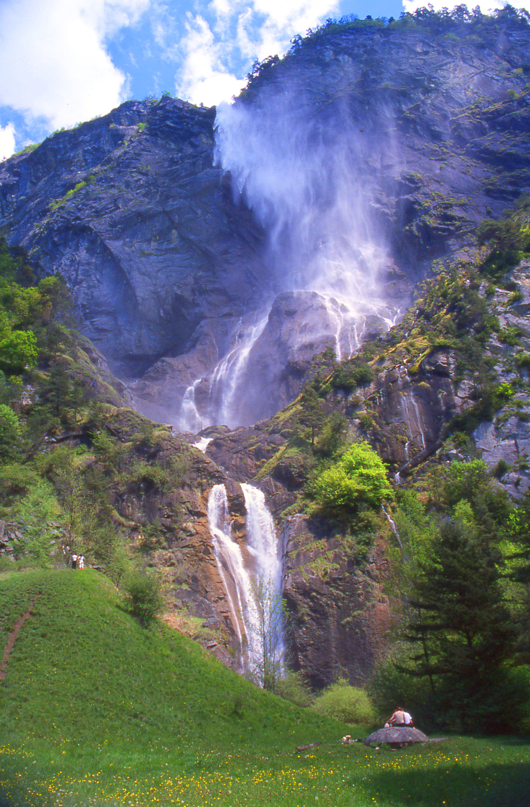 cascade d'Arpenaz (10) colorisée © Sallanches Tourisme