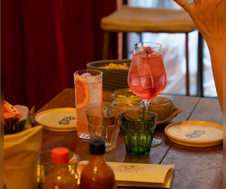 Screenshot 2024-11-13 at 12-19-36 La Caye (@lacaye.arles) • Photos et vidéos Instagram