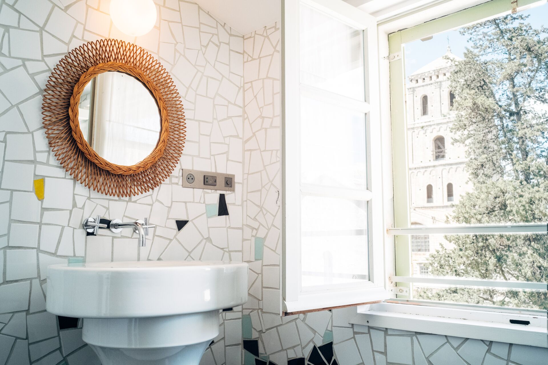 Photo Digital-2017-05-19_HOTEL DU CLOITRE CHAMBRE 10 -6949