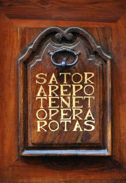 Porte rue Jean Jacques Rousseau