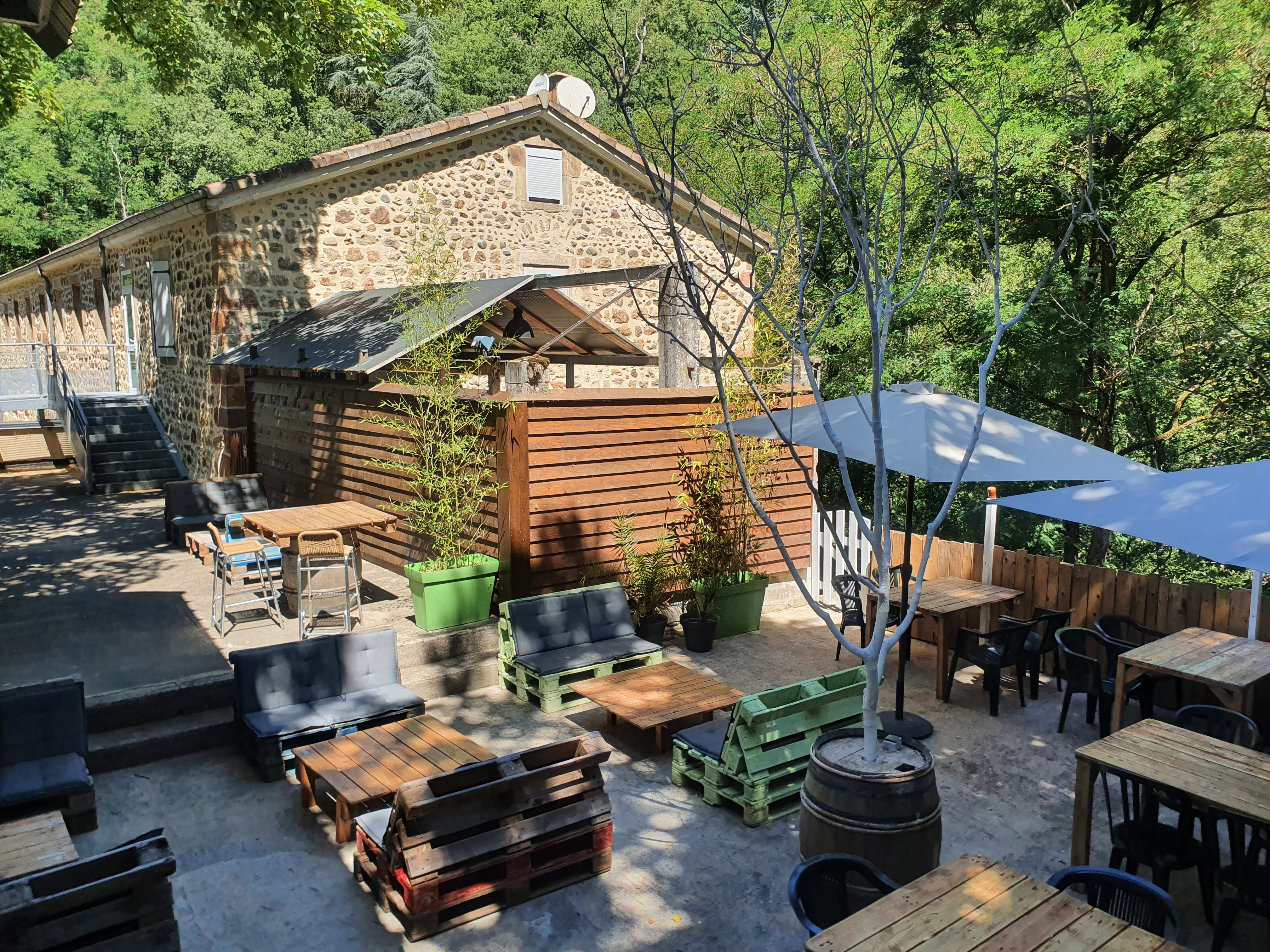 Terrasse de la Guinguette à Lyas
