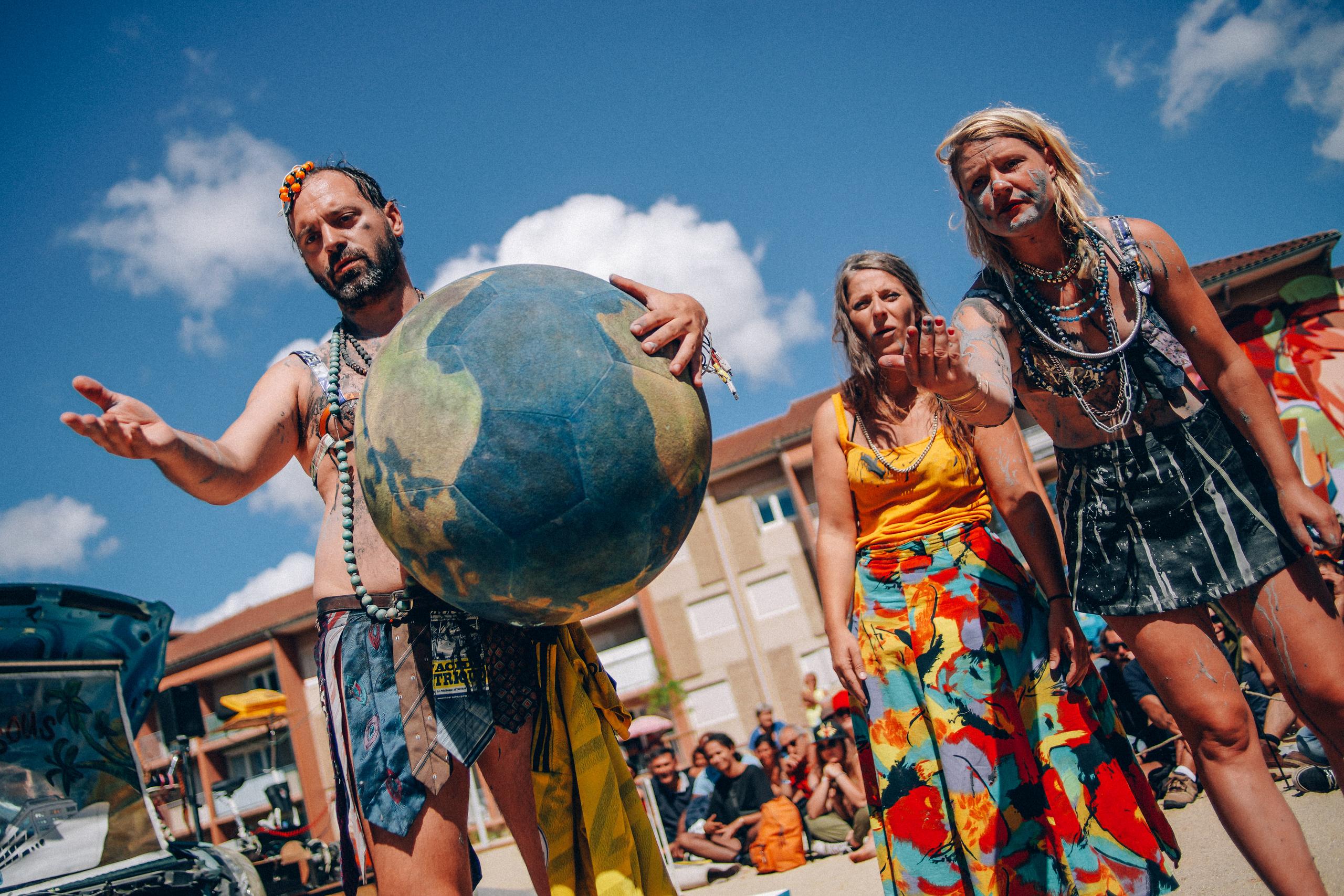 Spectacle - Apocalypse de la Compagnie Marzouk Machine