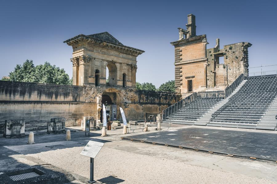 Château de La Tour d'Aigues