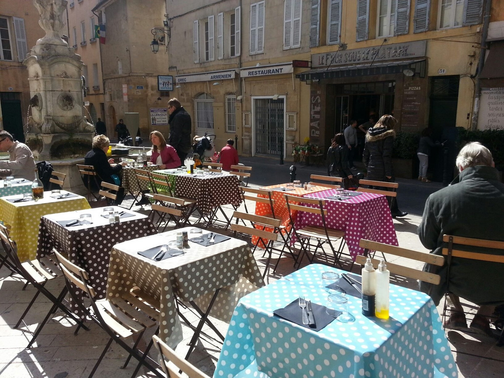 Le Four sous le platane