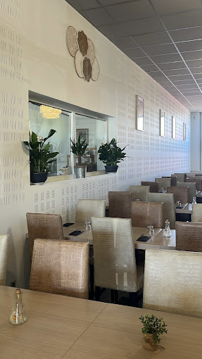 Restaurant 4M, Saint-Martin-de-Crau - photo 2