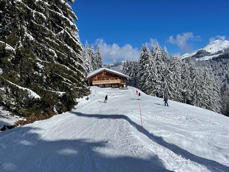 La Ferme de Chry depuis la piste