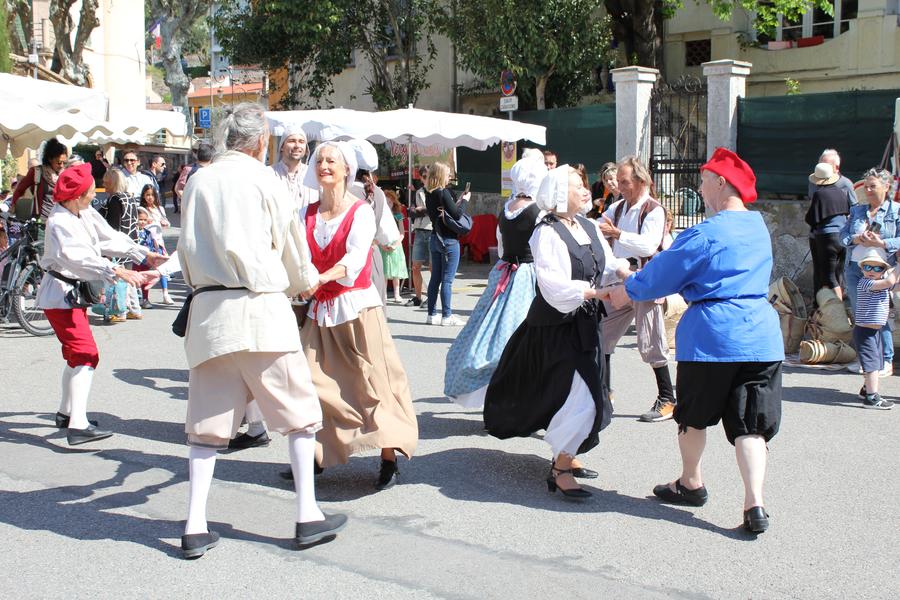 Danses Villageoises, Renaissance et Belle Epoque