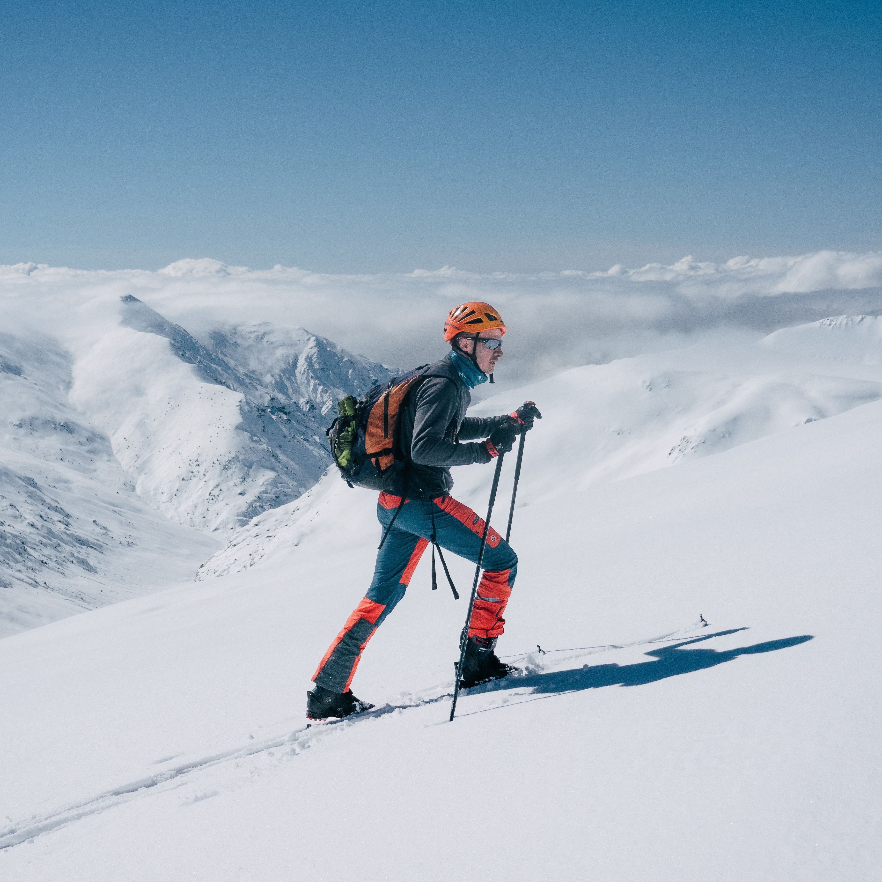 Skieur en ski de randonnée à Flaine