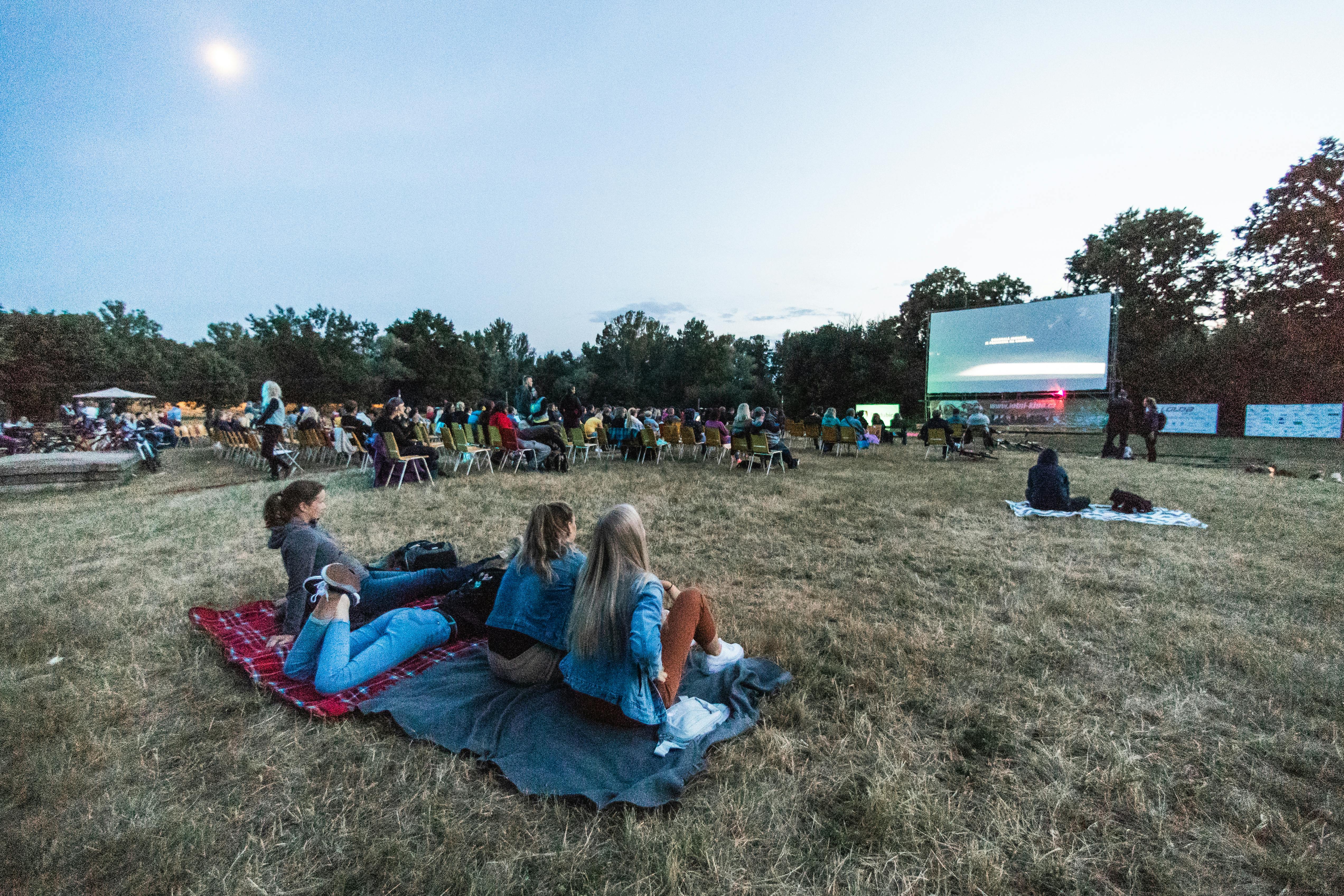 Cinéma sous les étoiles :  Natacha (presque) hôtesse de l'air.
