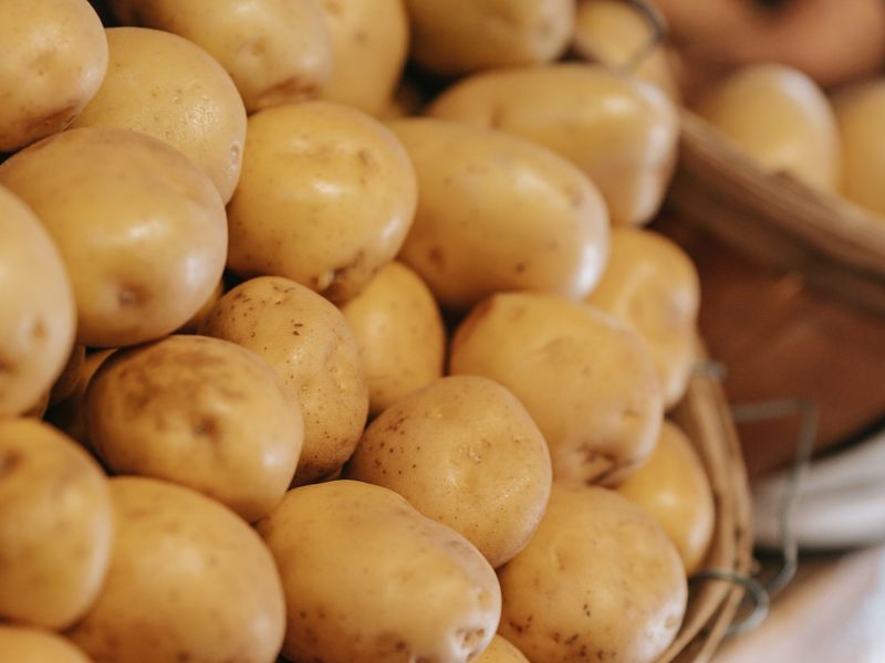 Pommes de terre à éplucher