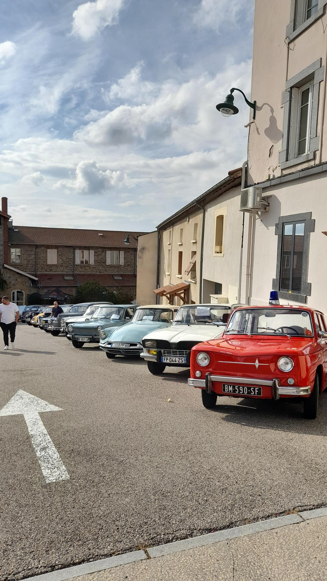 Exposition de voitures anciennes