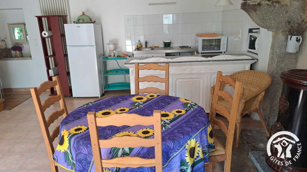 G224 - Guyor - Le Bez - Cuisine