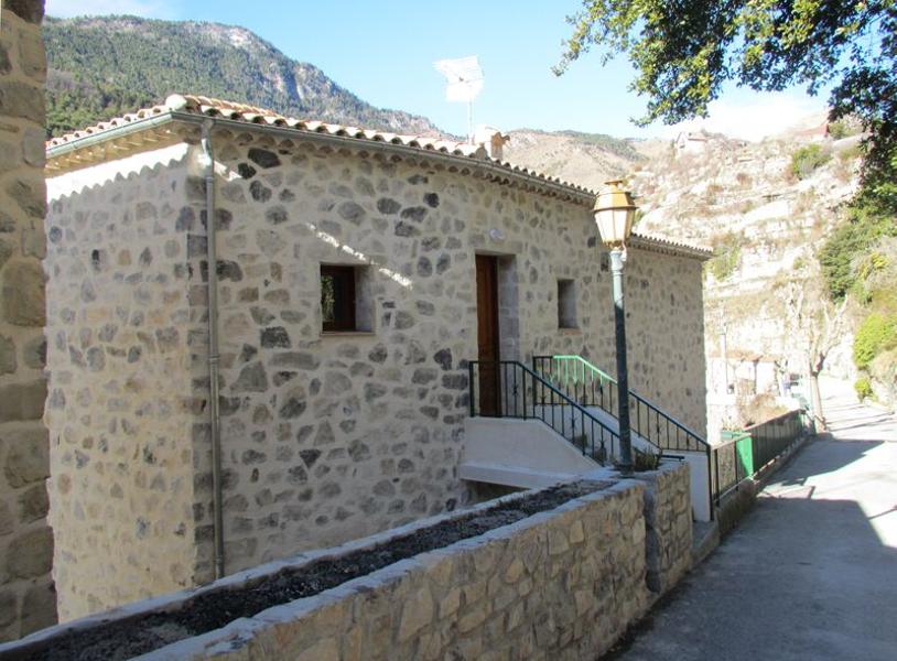 Gîte La Grange Neuve-Entrée du gîte-Bairols-Gîtes de France des Alpes-Maritimes