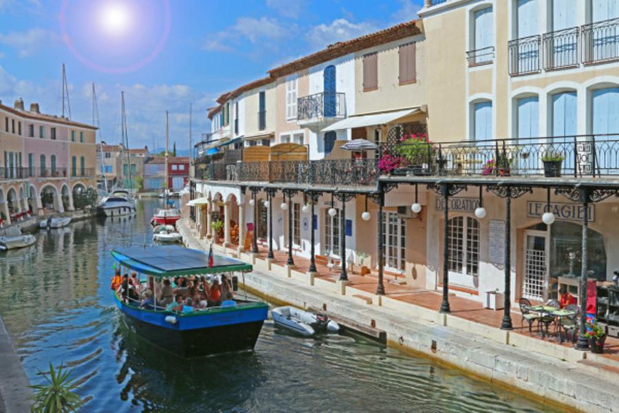 Les coches d'eau: Visit the canals of Port Grimaud