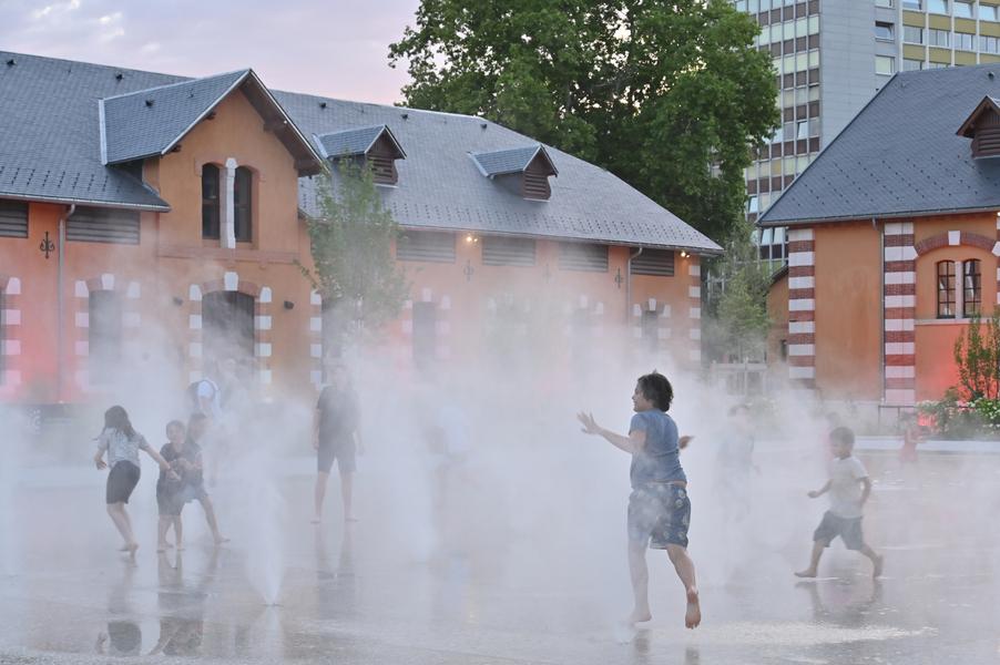 Ambiance miroir d'eau Cité 2026