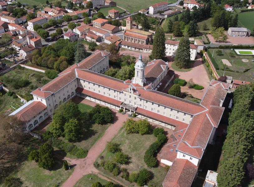 St Jodard et ses deux clochers