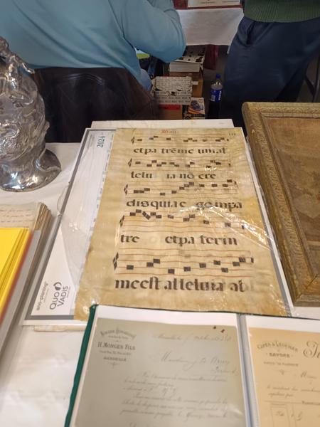 Salon de la Carte postale et toutes collections_Grignan