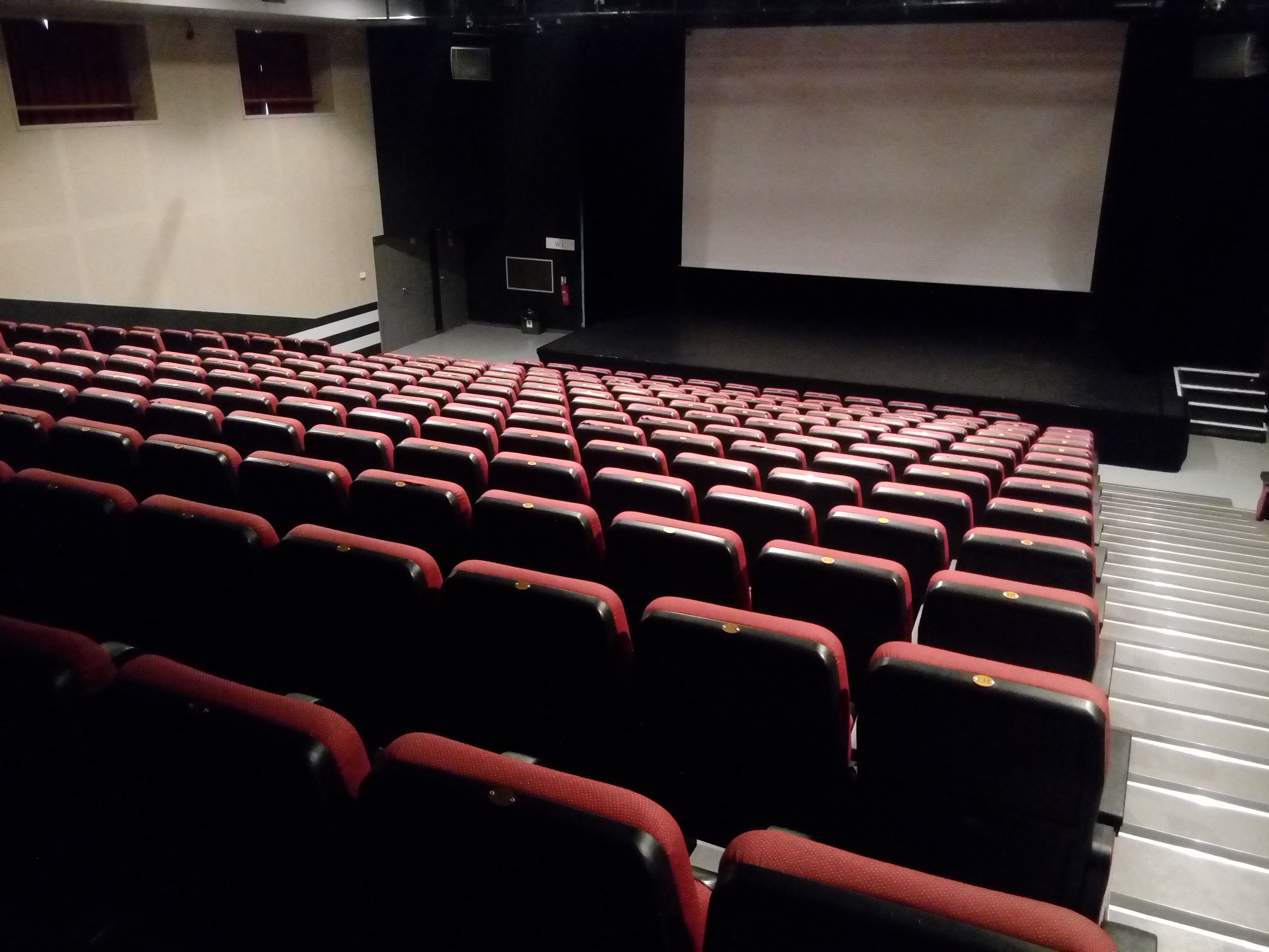 Espace Robert Hossein, Grans - photo 3