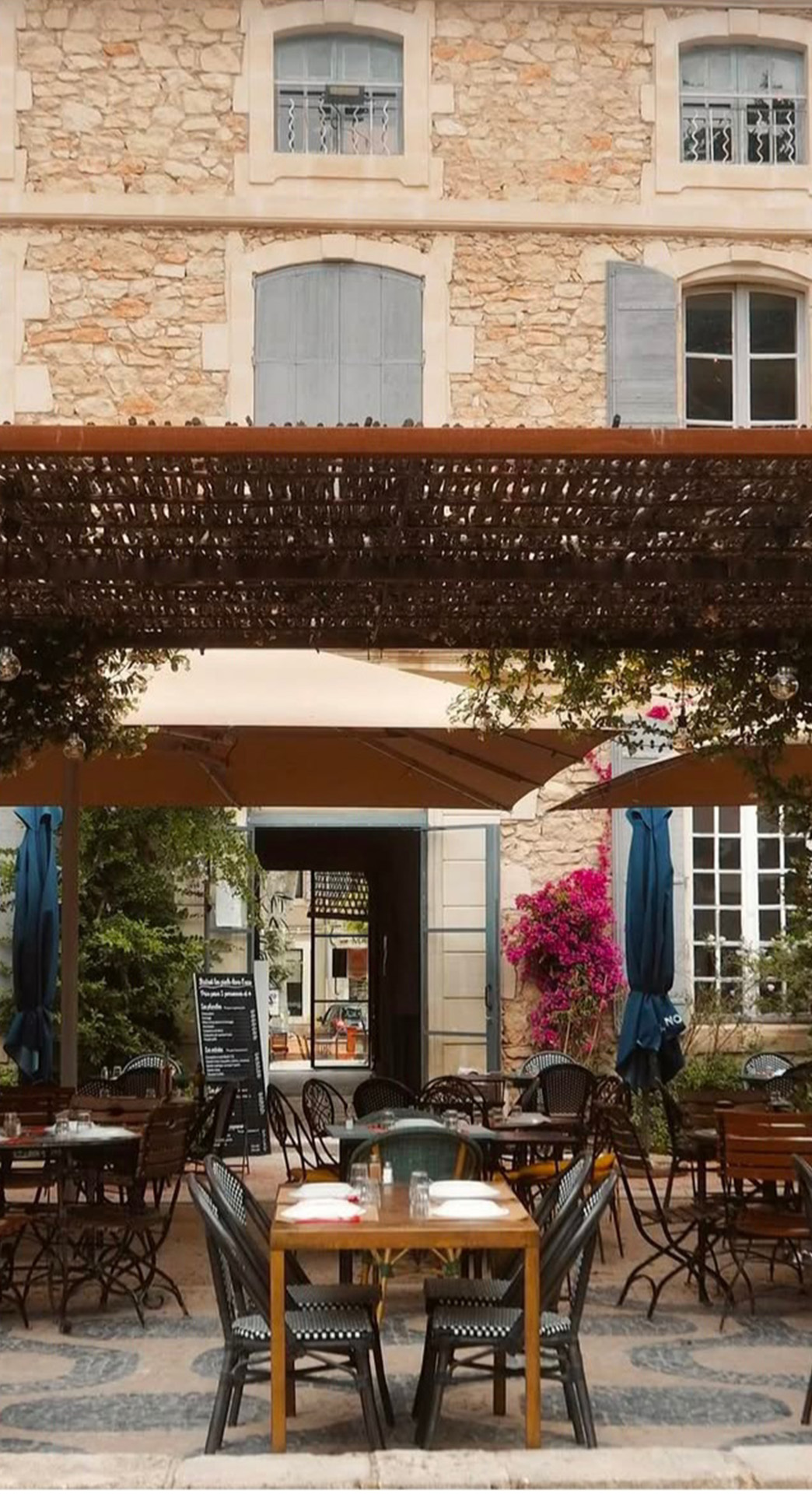 Maison Mistral, Bistrot les Pieds dans l'eau, Saint-Rémy-de-Provence - photo 3