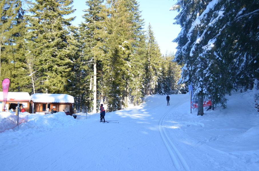 Giron1000 station et village