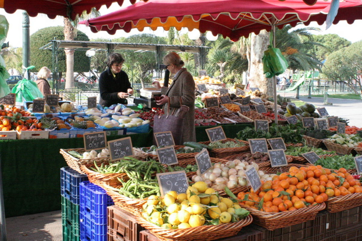 Stand de légumes Marché Sanary Var