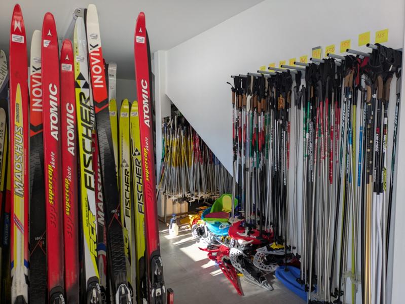 Location de raquettes et ski de fond au foyer nordique des Mouilles_Bellevaux