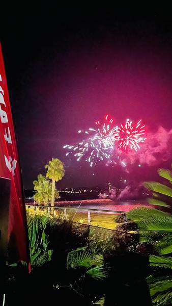 Cavalaire-Sur-Mer : Les Rendez-Vous de l'Eté: Instant de Lumières - surprise pyrotechnique