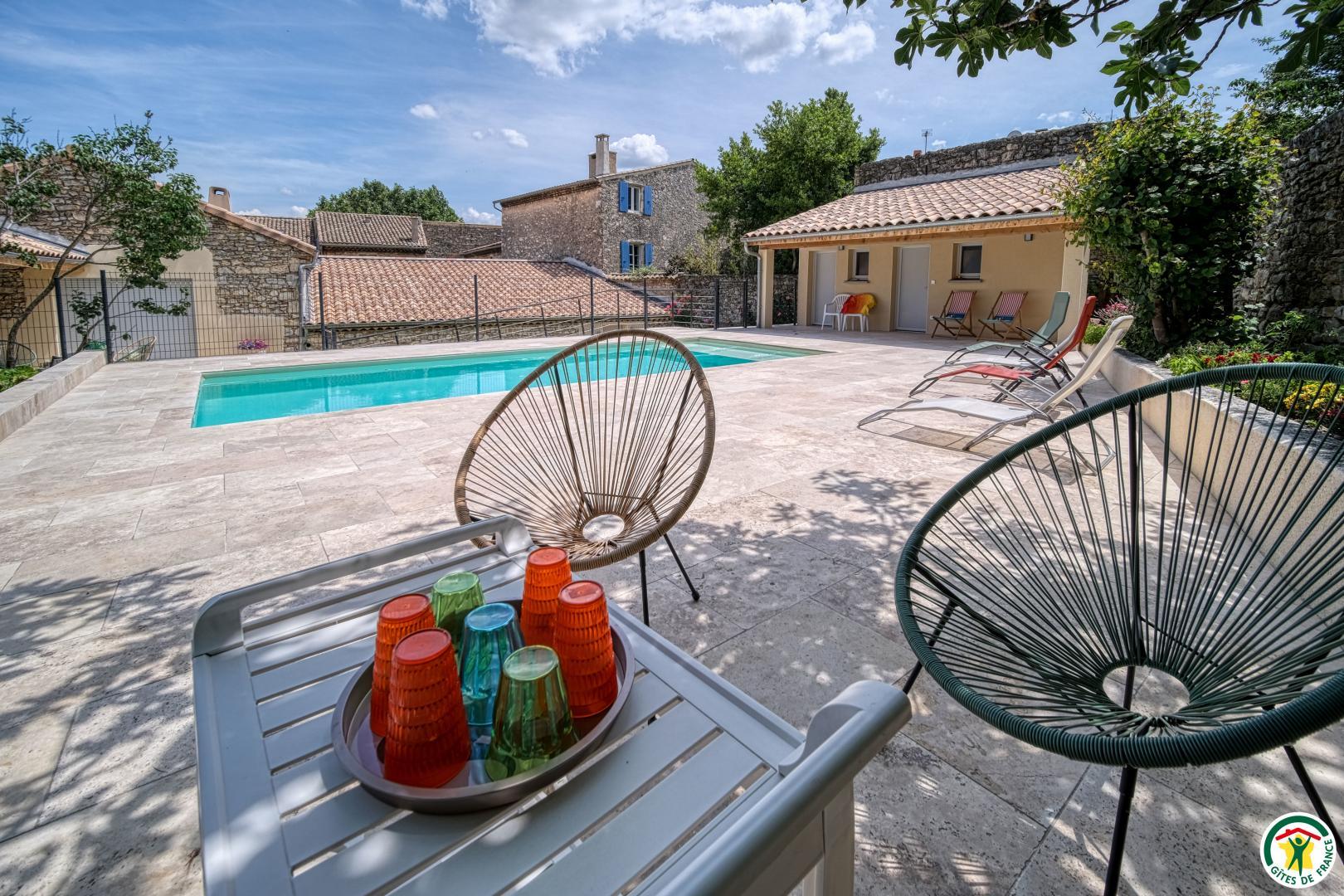 Piscine privative 8x3.5m.
