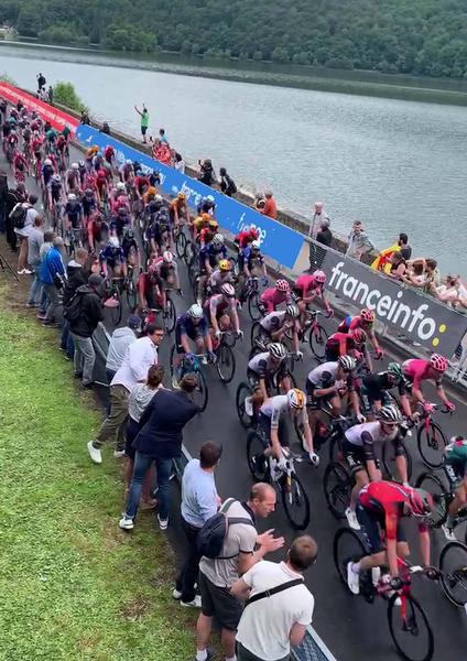 Tour de France 2025 - Passage à Chambon-sur-Lac