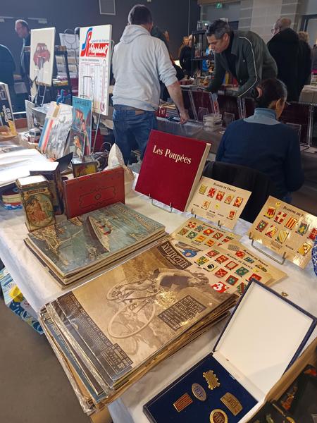 Salon de la Carte postale et toutes collections_Grignan