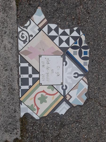 Fresques et murs peints - Les pensements de trottoir d'Ememem_Nantua